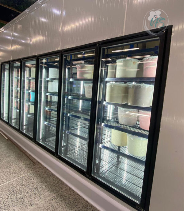 Energy-efficient walk-in cold room for restaurants