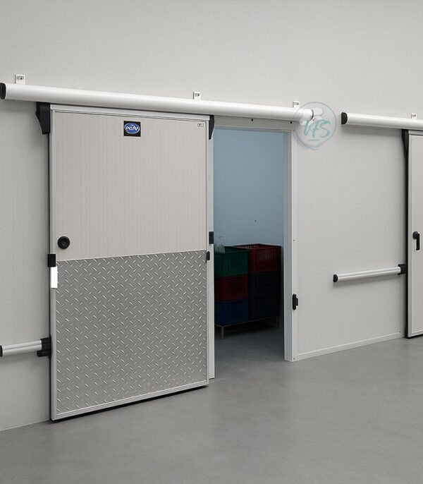 Commercial refrigeration walk-in cooler with insulated panels